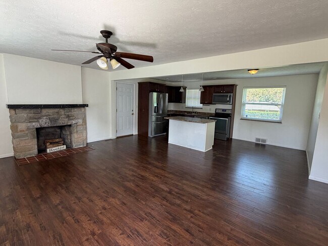 Photo - 959 Gardner Rd
