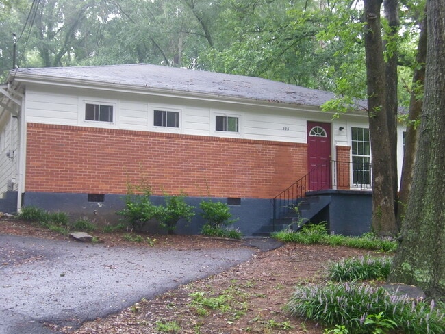 Building Photo - 225 Habersham Dr