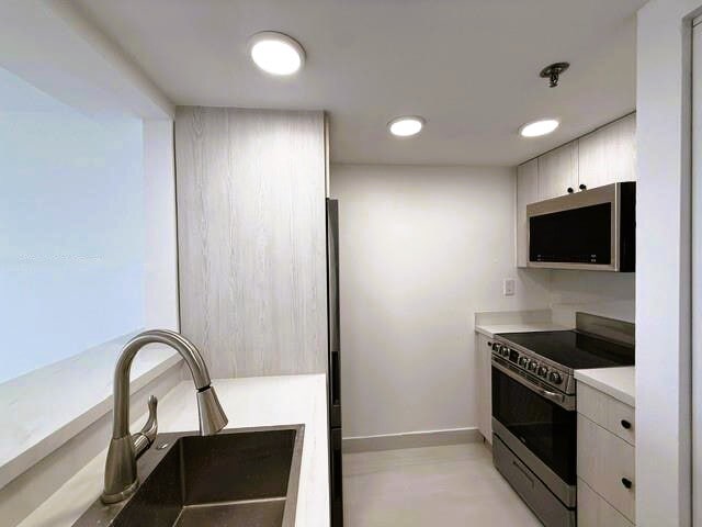Photo - 540 Brickell Key Dr Unidad 1024