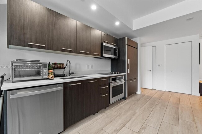 Photo - 45 SW 9th St Unidad 1109