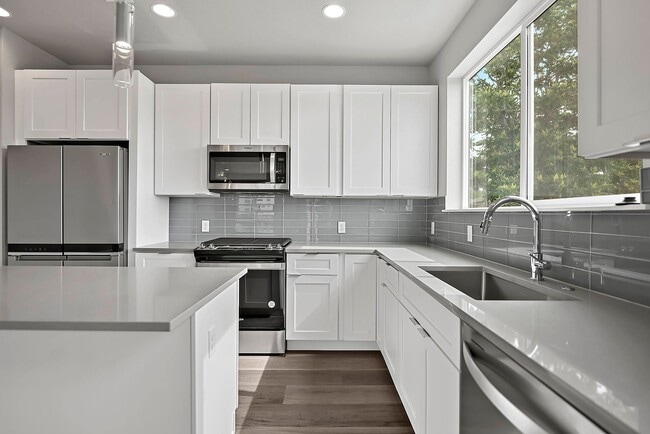 Photo - New 2 bed 2.5 bath Townhouse at Overlook Station