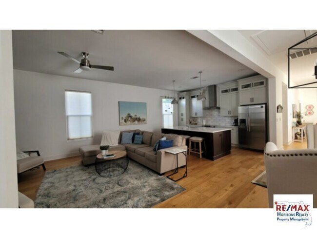 Photo - Fully Furnished Historic East Hill Cottage