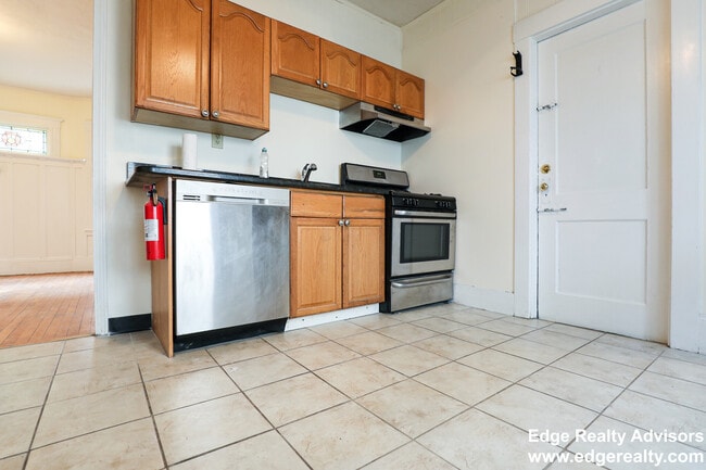 Photo - 7 Greylock Rd