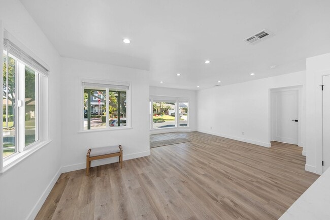 Photo - 4723 Albury Ave Unit 4723