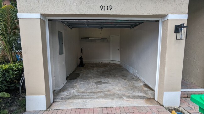 Photo - 9119 NW 40th Pl