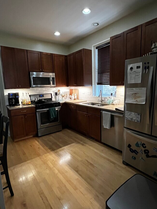 Photo - 2504 N Richmond St Unit 1