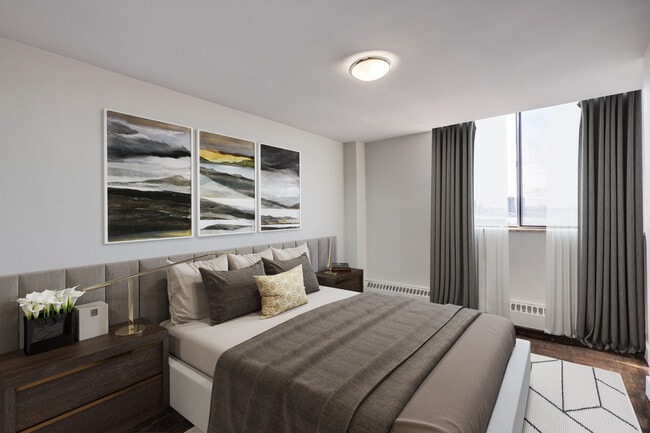 Photo - 739 Birchmount Rd