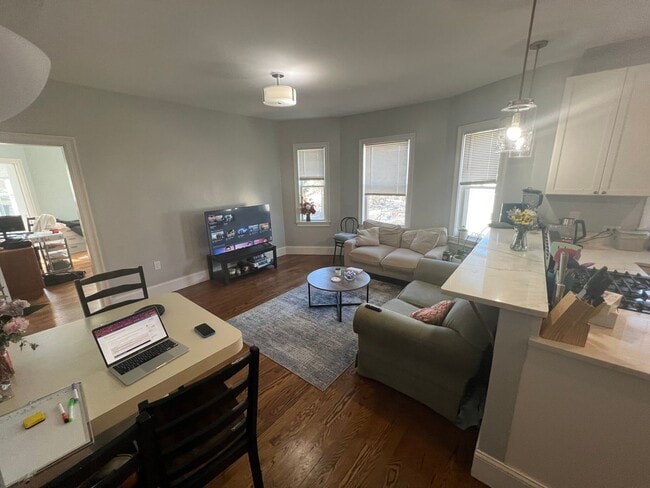 Photo - Very nice 3 bed 2 bath in Somerville... Don't miss out!