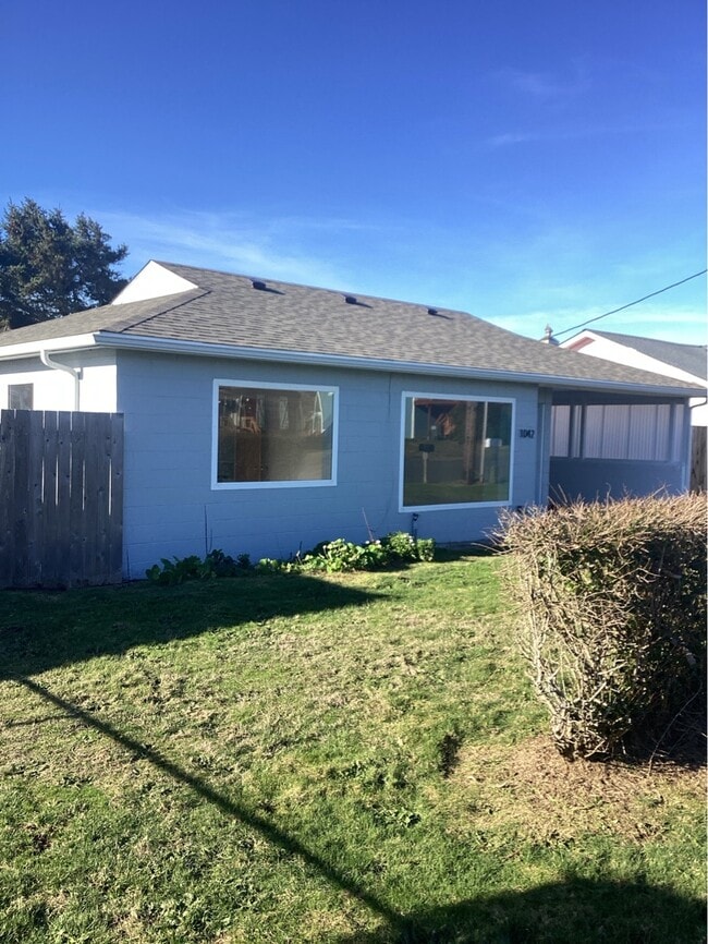 Photo - 1042 SW Elizabeth St