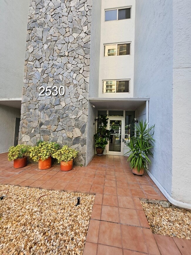 Building Photo - 2530 SW 3rd Ave Unit 602
