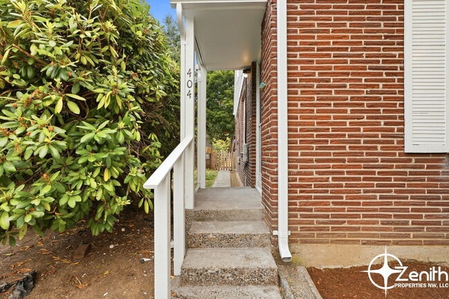 Photo - 404 E 17th St Unidad A