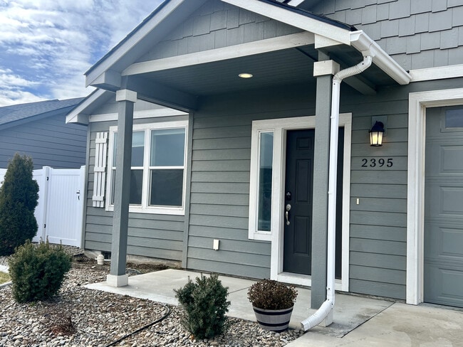 Photo - 2395 Chelan St