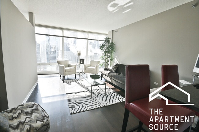 Building Photo - 345 E Ohio St Unit STUDIO Rental