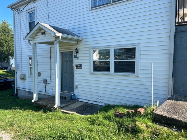 Fariview Ave 1108/1110 - Fariview Ave 1108/1110 Unit 1110 Apt B