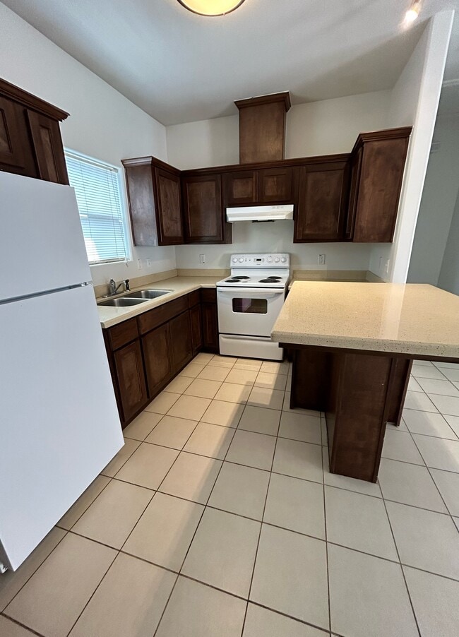 Building Photo - 3001 Diamondhead Ave Unit 4 Rental