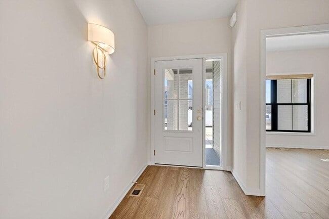 Photo - 16649 Garnett St