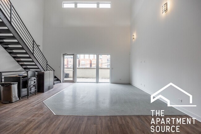 Photo - 1002 W Lake St Unit 2