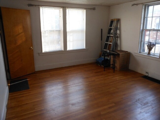 Photo - 117 Auburn St Unit 1