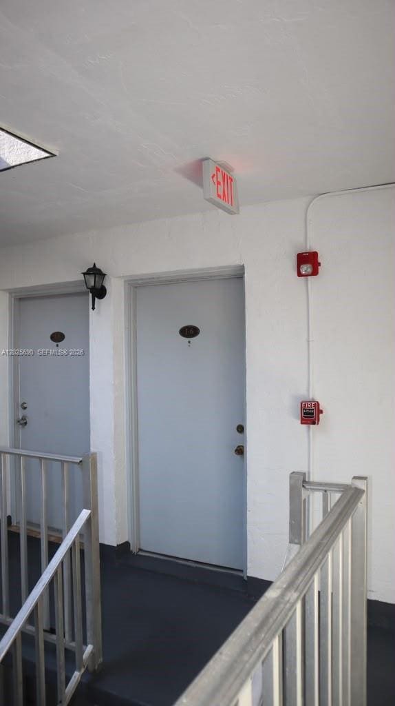 Building Photo - 7235 SW 94th Pl Unit J6