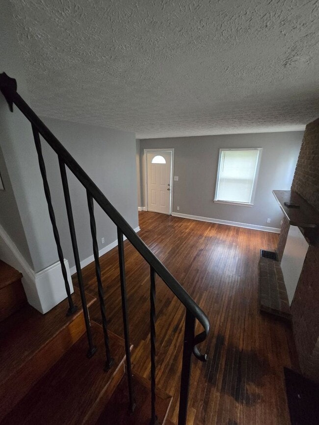 3 BEDROOM SINGLE FAMILY - 3 BEDROOM SINGLE FAMILY House
