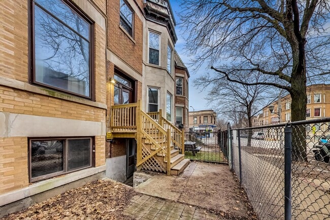Photo - 3554 N Wilton Ave Unit 1