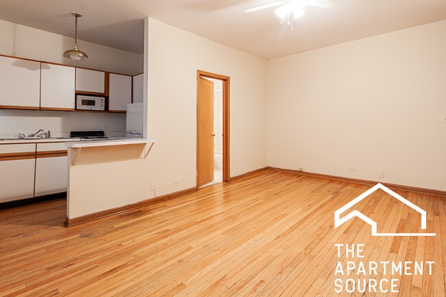 Photo - 633 W Barry Ave Unit 202