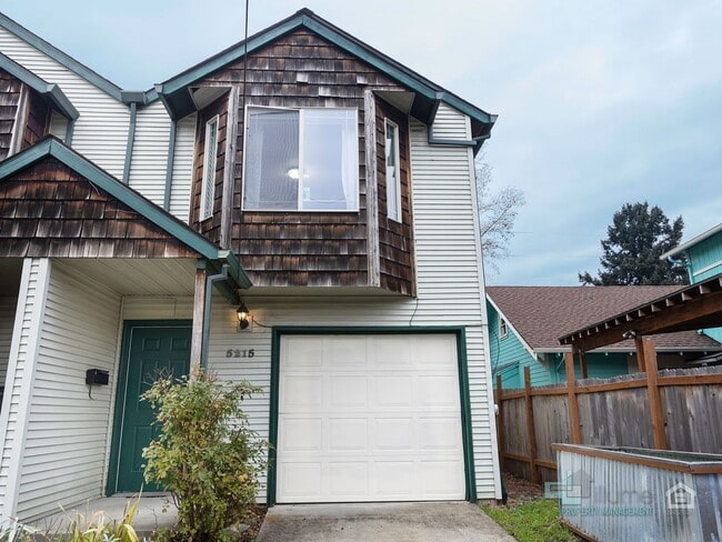 Photo - Bright & Spacious 2-Bedroom End Unit Townhome in Desirable Woodstock Neighborhood!