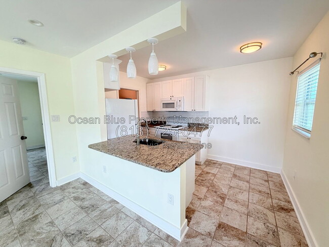 206 Bates Ave Unit E