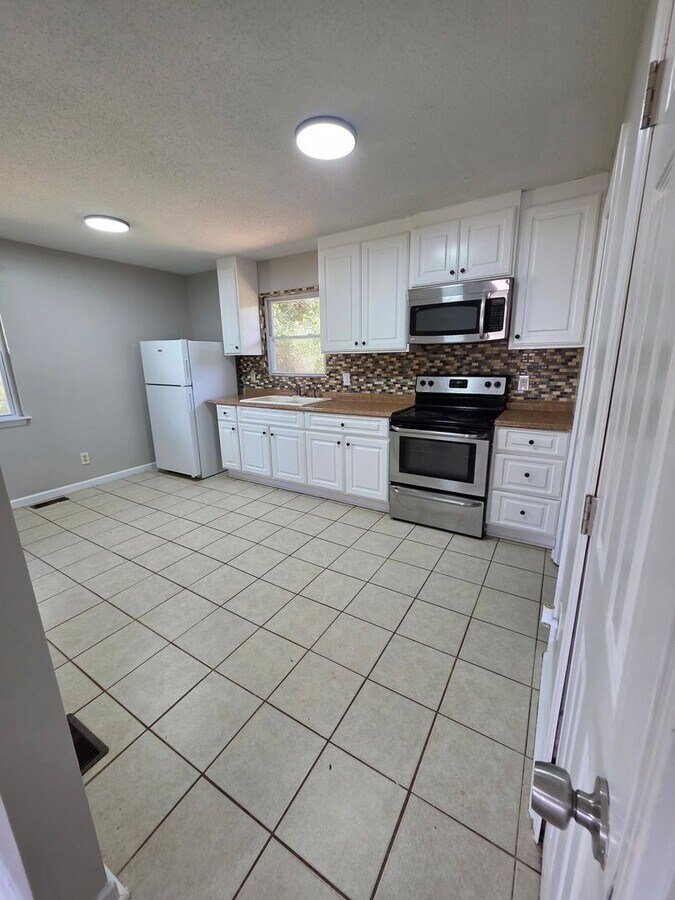 Photo - Cozy 3bedroom Move in ready!