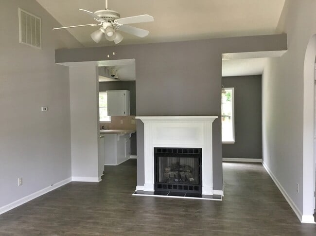 Photo - 3 Bedroom in Glenn Eagle Subdivision!