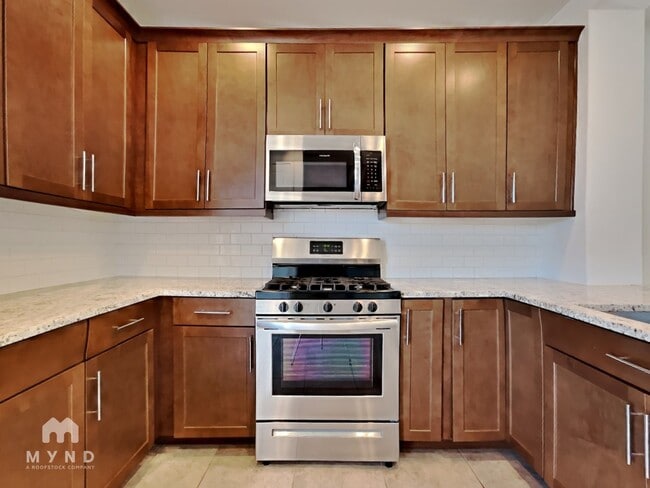 9158 W Sells Dr