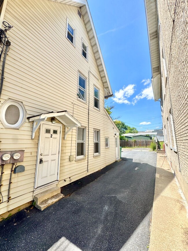 Photo - 229 E Union Blvd Unit 2nd Floor