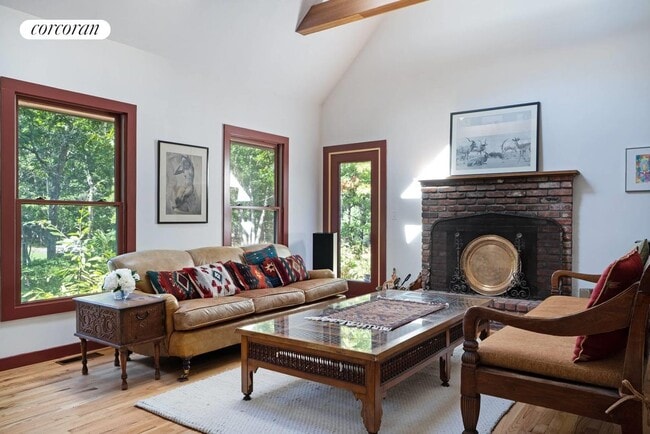 Photo - 76 Round Pond Ln