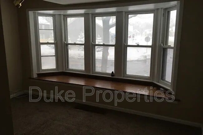 Photo - 1179 Genesee St