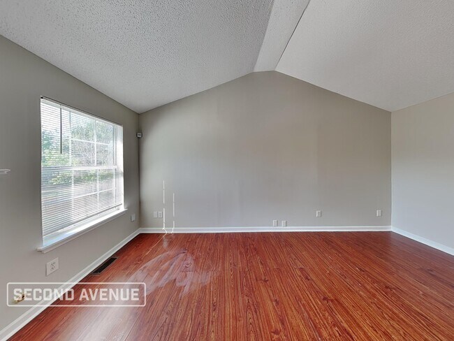 Photo - 5492 Sweetsprings Dr SW