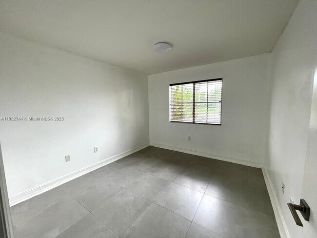 Photo - 2721 SE 12th Pl Unit 101