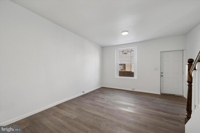 Building Photo - 2412 S Franklin St Rental