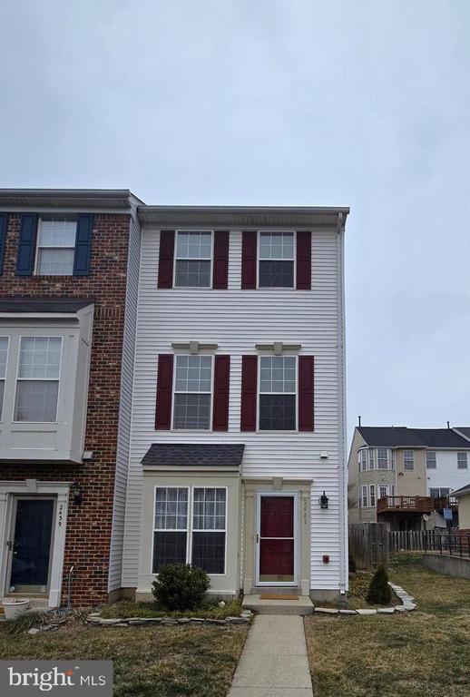 Building Photo - 2441 Old Farmhouse Ct