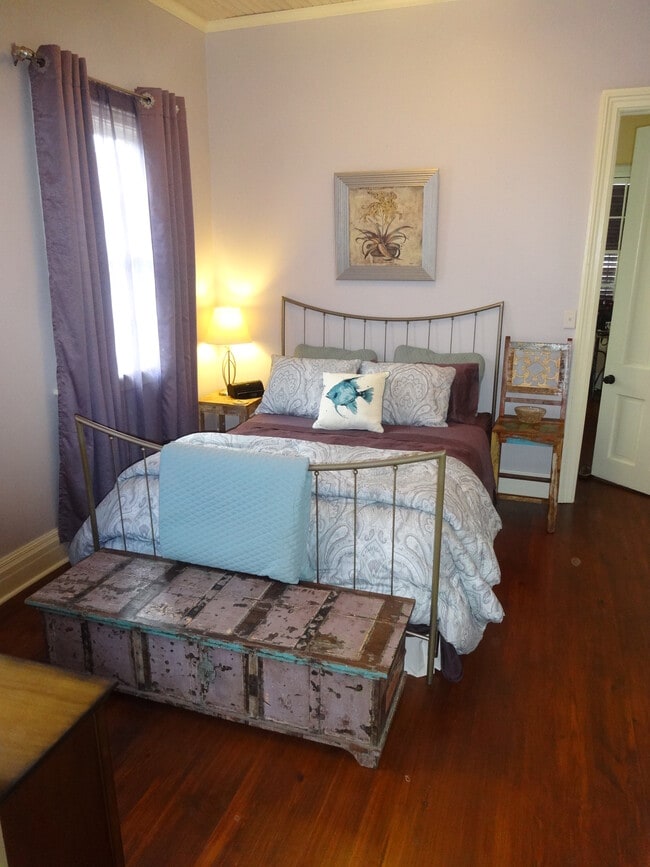 back/master bedroom - 1013 Touro St