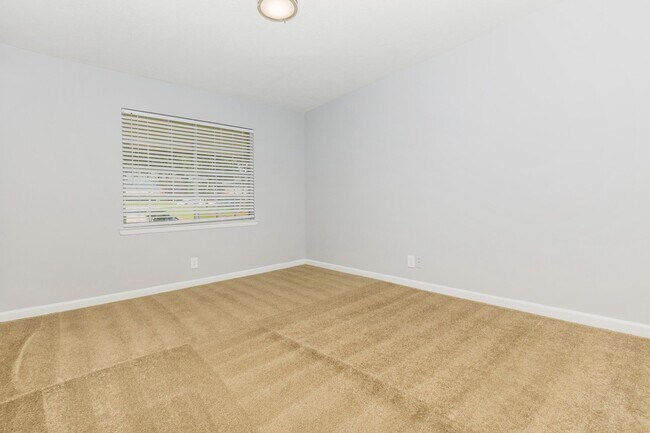 RENOVATED 2BRx1BA: Bedroom 1