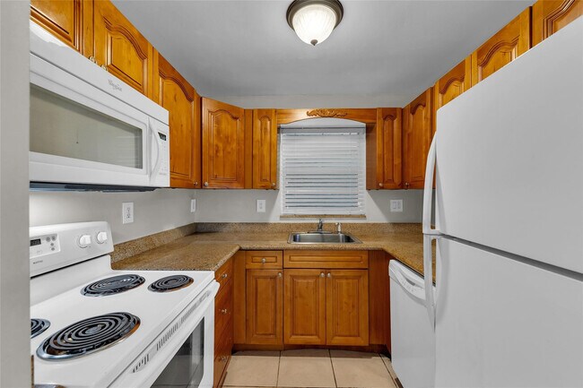 Photo - 2201 NE 36th St Unit 205