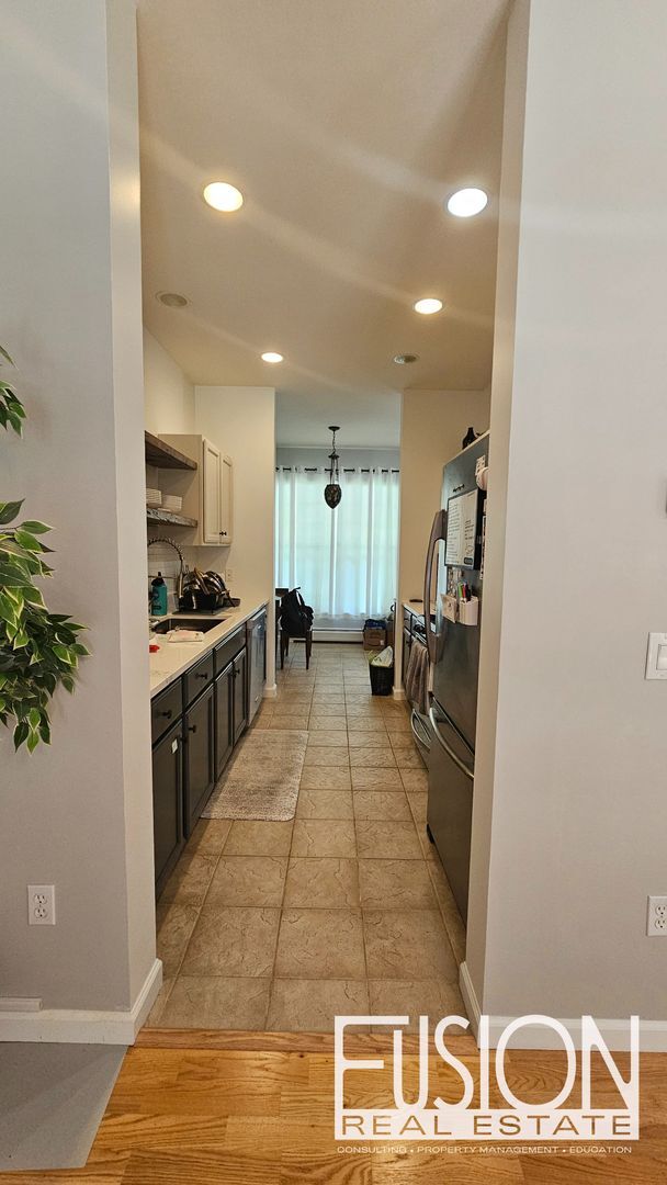 Photo - Bright, Modern 3 Bedroom Townhouse in Essex Junction!