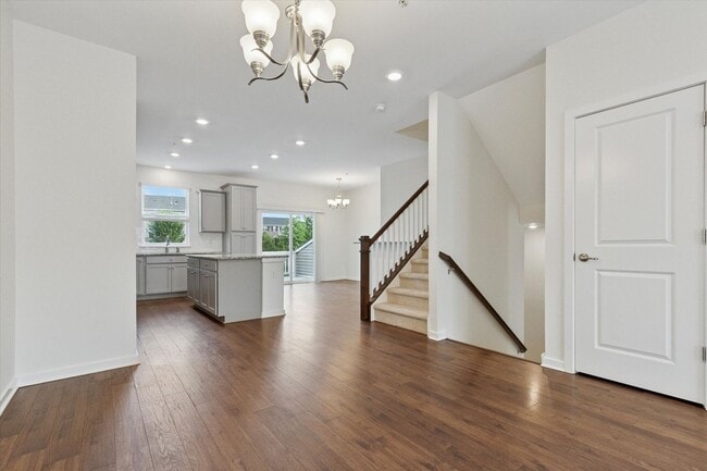 Photo - Available Immediately – 3 Bedroom / 2.5 Ba...