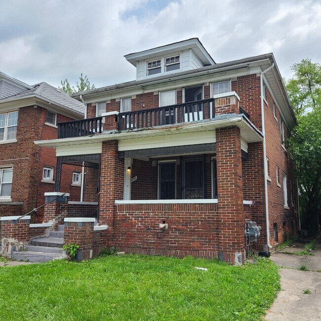 Photo - 2549-51 Highland Unidad Lower