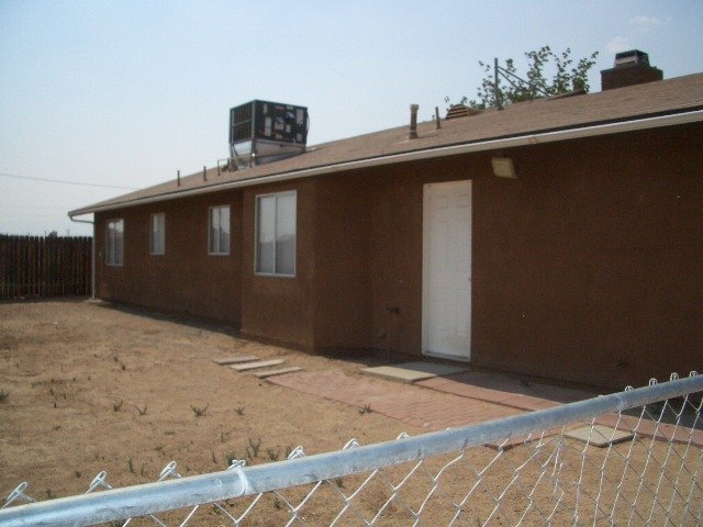 Photo - 9120 Peach Ave