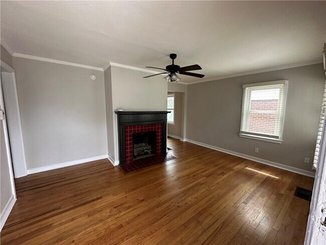 Photo - 152 1st St SW