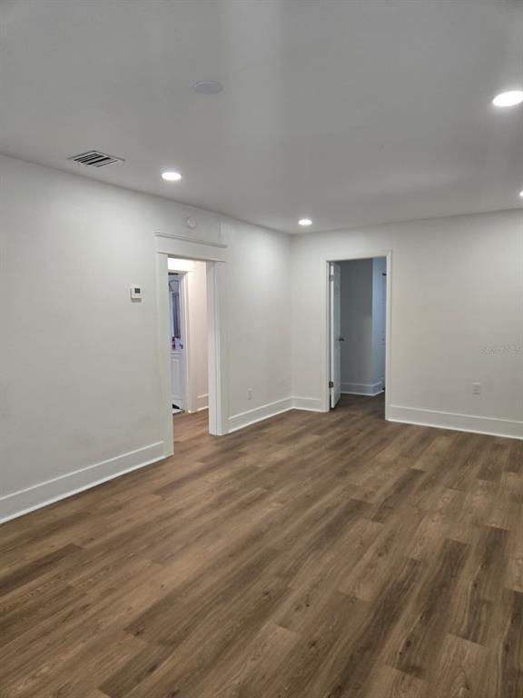 Photo - 709 E James St