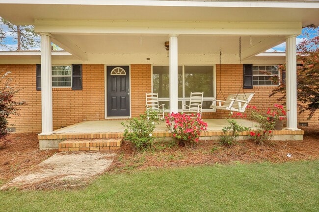 Photo - 3bd 2ba HOME FOR RENT on LARGE LOT!