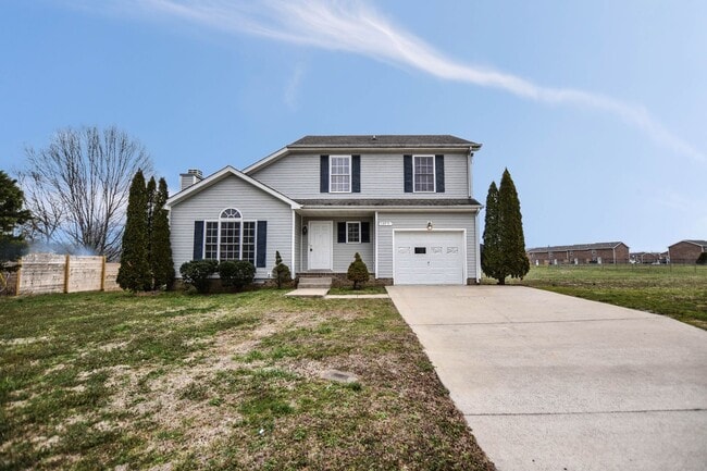 Building Photo - Pet Friendly Three Bedroom!