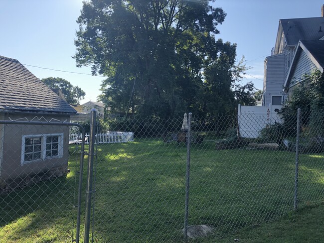 Photo - 37 Pine St Unidad 2ND FLOOR